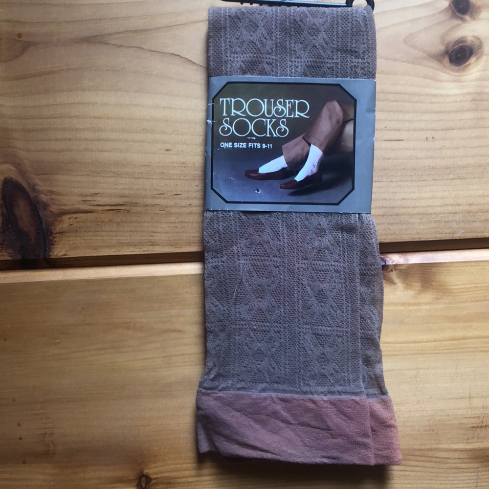 New vintage trouser socks sheer brown lace pattern 9-11